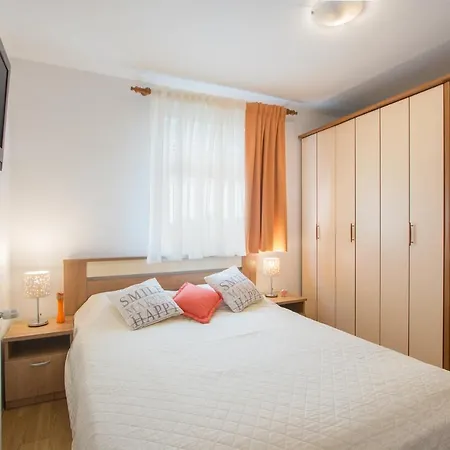 Apartment Family Noela In The Sea Area *