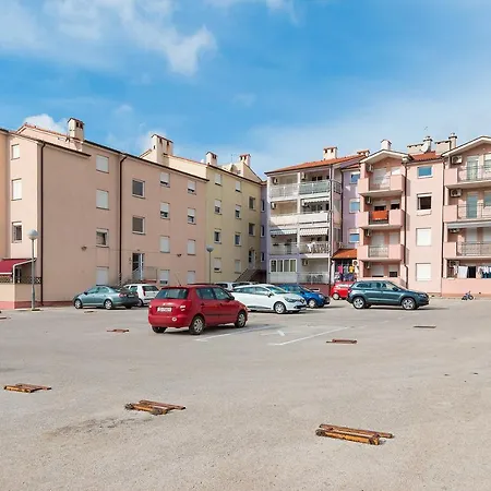 Apartment Family Noela In The Sea Area *